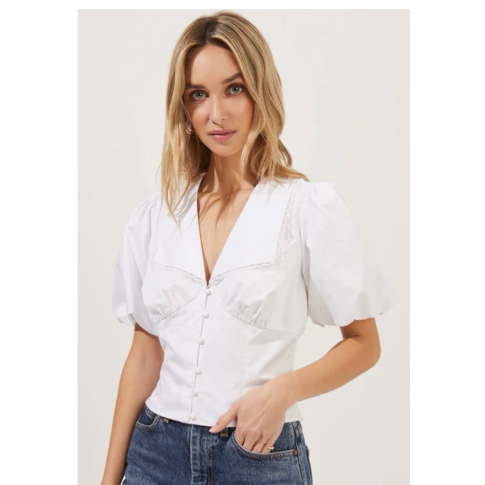 NWOT Astr the Label Maiden Lace Trim Collar Top